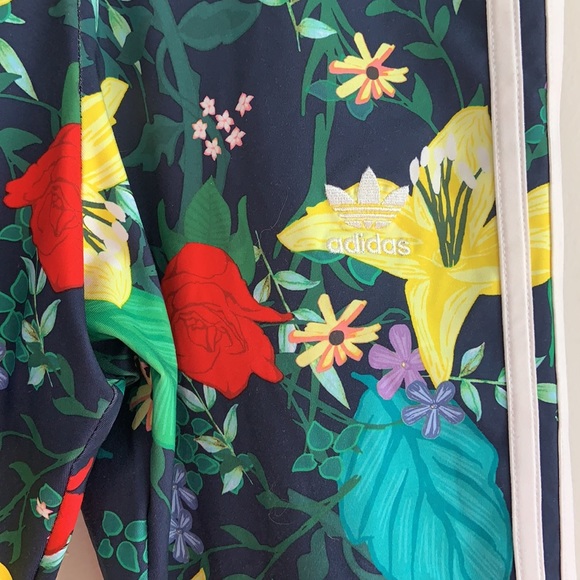 Perfect Adidas Tropical Set - Picture 6 of 7